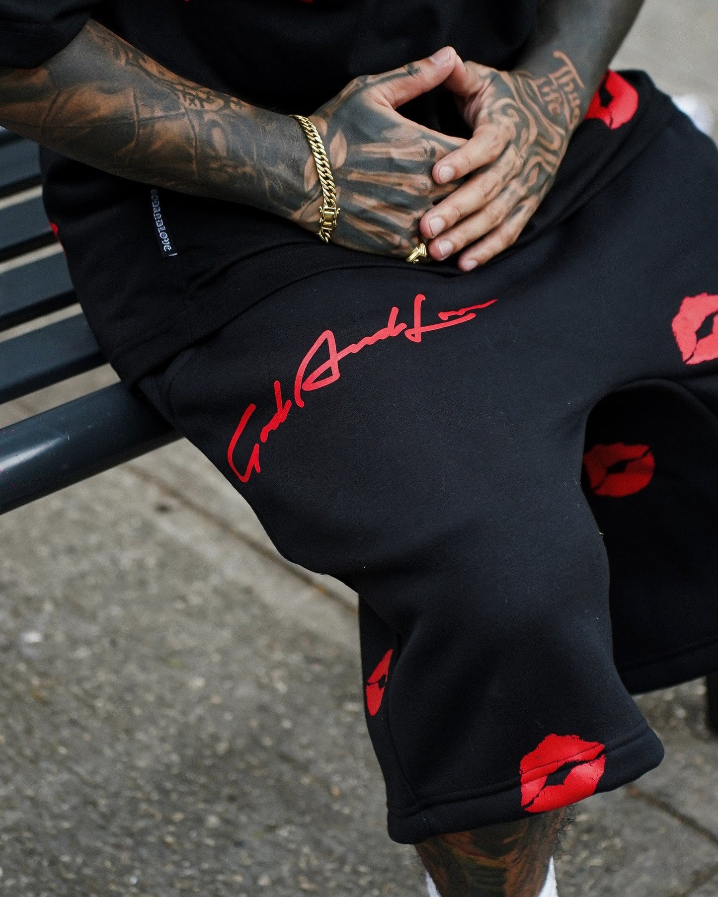 GL - LIPS SHORTS "BLACK"