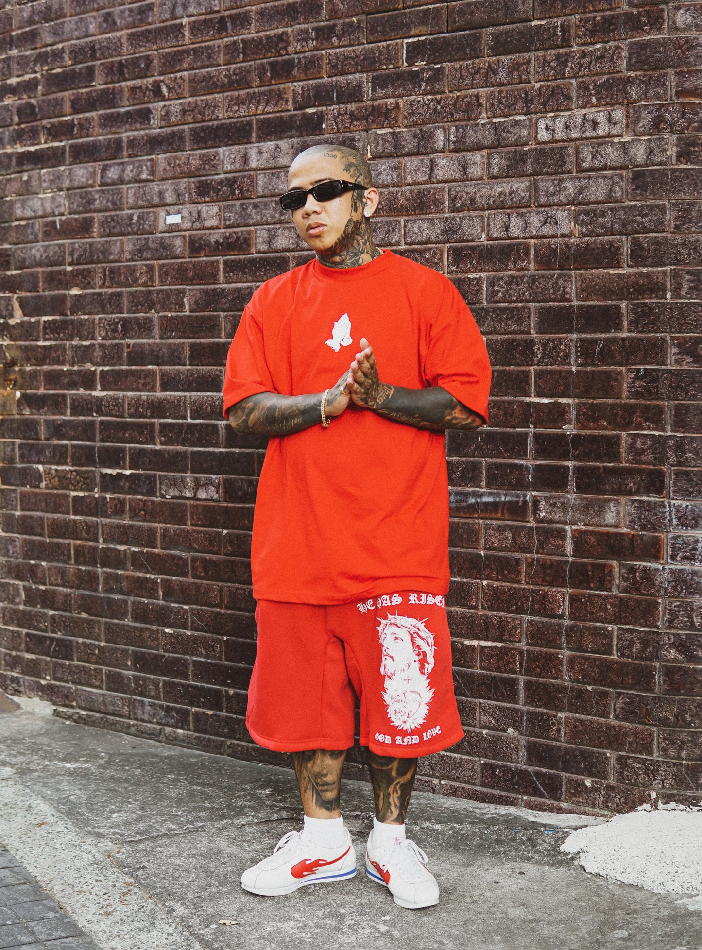 GL - HE HAS RISEN SHORTS "RED"