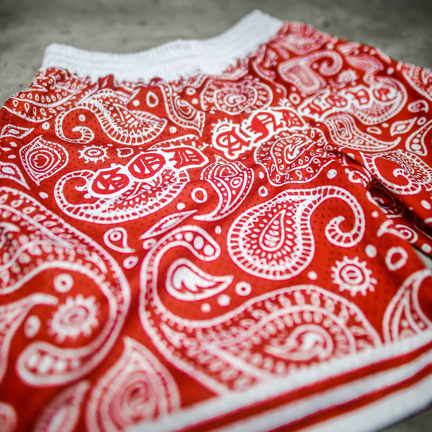 GL PAISLEY SHORTS RED