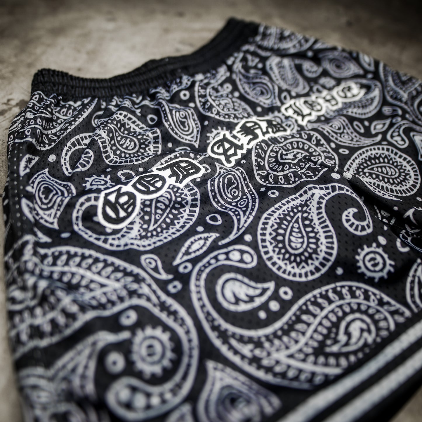 GL PAISLEY SHORTS BLACK